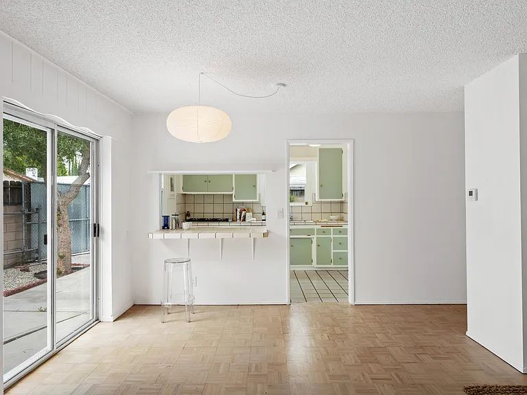 22736 Cantlay St — Photo 11