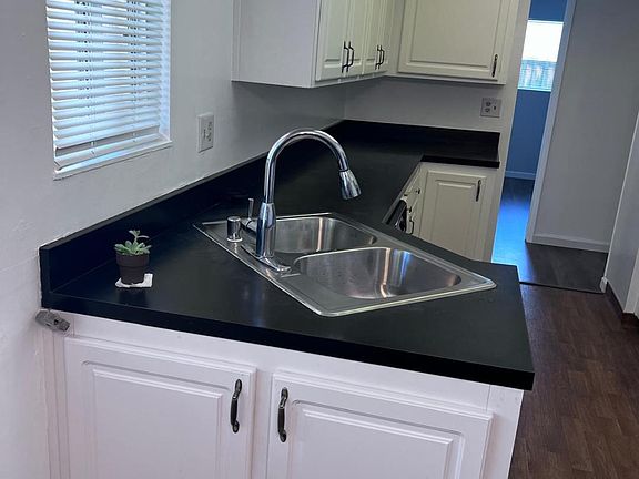3rd image of 313 Surber Dr