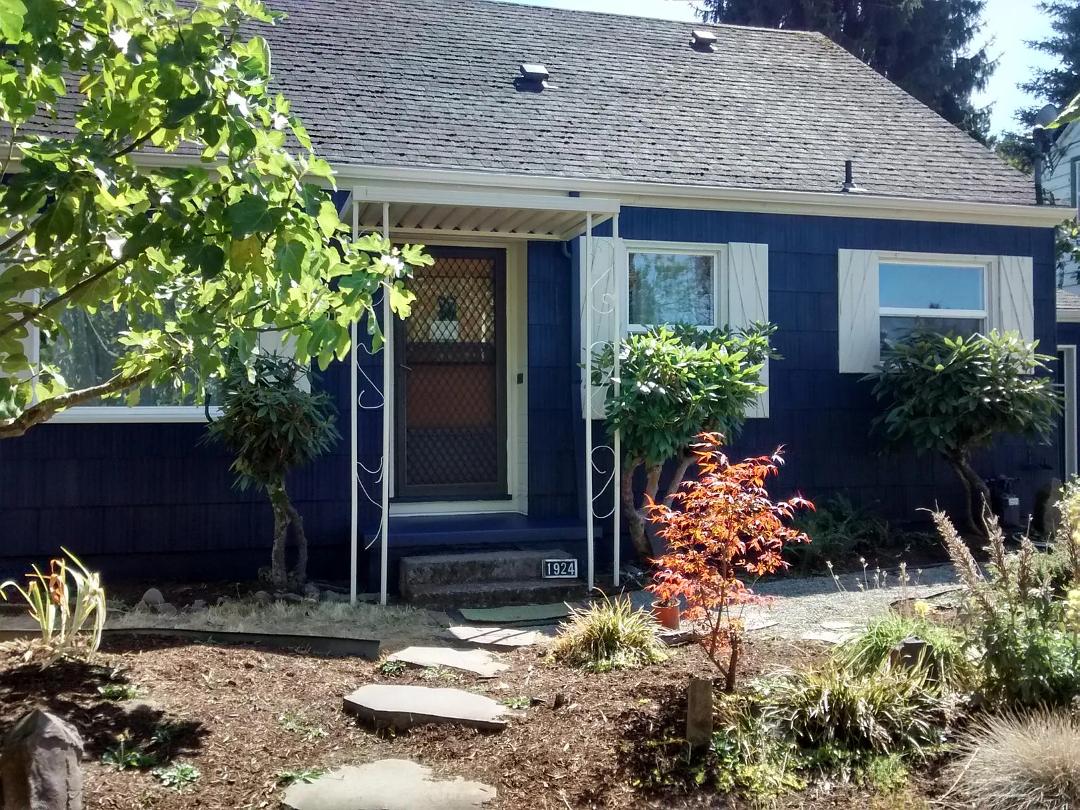 1924 NE Dekum St — Photo 2
