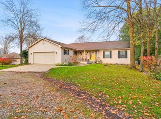 1173 Russell Lea Dr, Charlotte, MI 48813
