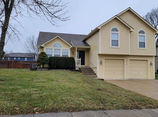 1202 Meadows Ln, Greenwood, MO 64034
