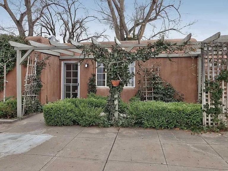 1032 Columbia Dr NE — Photo 17