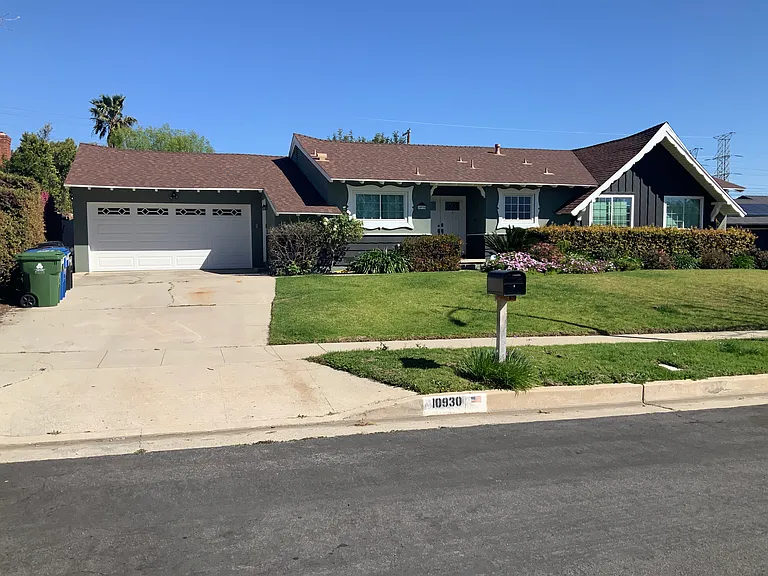 Garden Grove Ave — Photo 1