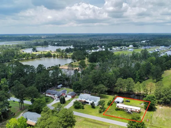 244 Bay Shore Drive, Chocowinity, NC 27817