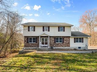 625 Station Rd, Rock Tavern, NY 12575