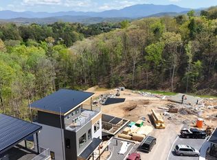 2939 Tipi Way, Pigeon Forge, TN 37863