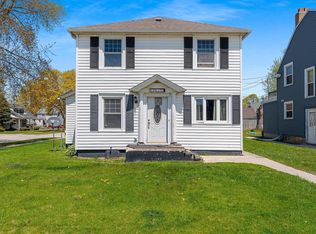 2616 Meadow Ln, Manitowoc, WI 54220