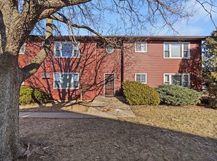 115 Knoll Rd #7B, Walworth, WI 53184