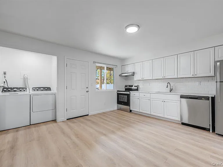 54 Evergreen St #A — Photo 3