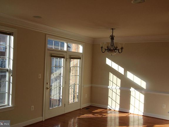 4th image of 2977 Covington Square Way