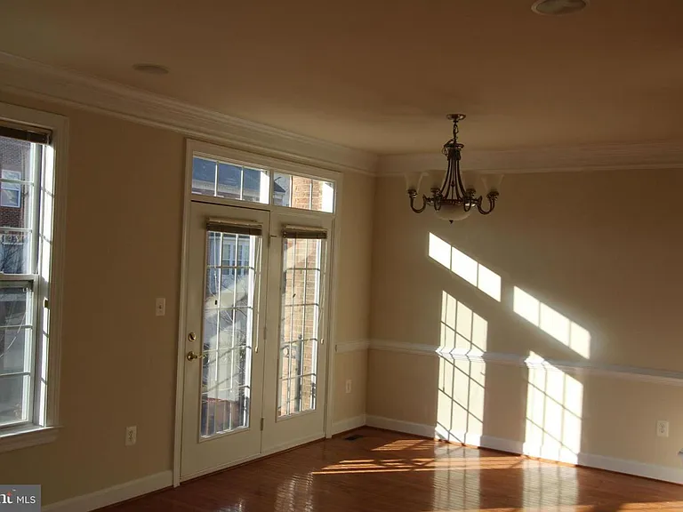 2977 Covington Square Way — Photo 4