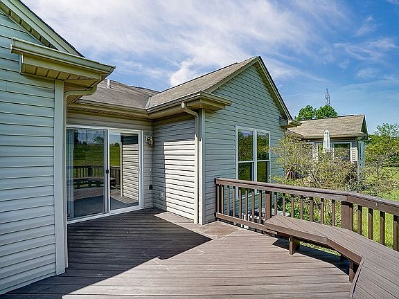 5th image of 115 Heritage Green Dr