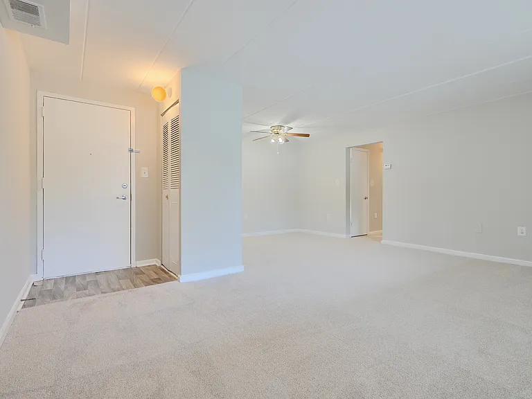 Westchester West Apartments — Photo 31