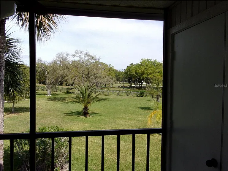 132 E Cypress Ct — Photo 21