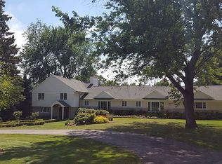 1561 Tully Ct, Bloomfield Hills, MI 48302