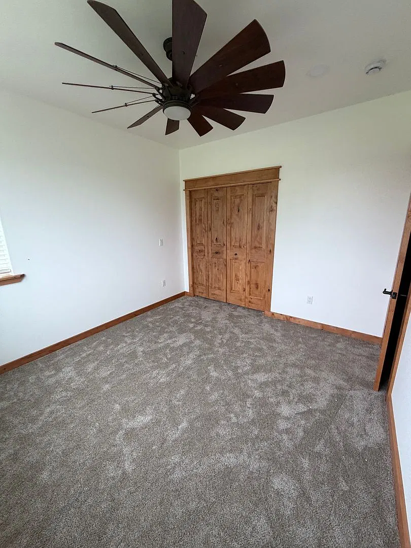 3 bedroom 2 bath custom home — Photo 3