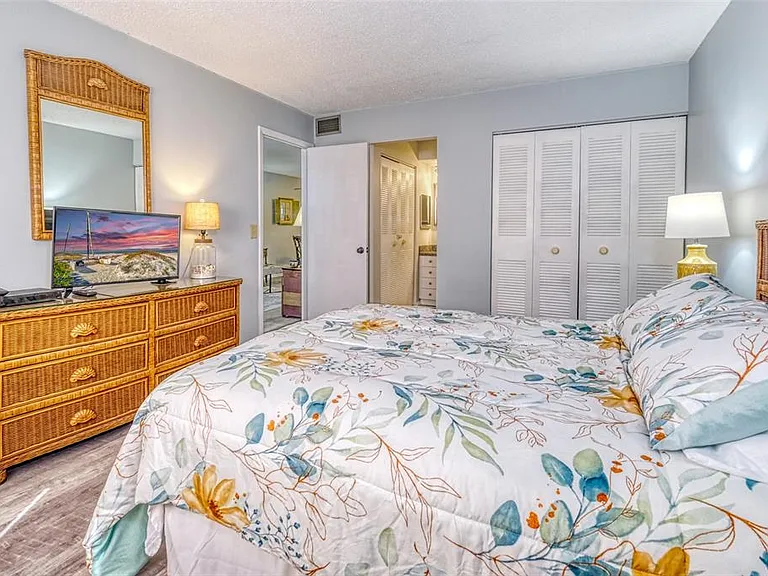 13714 Mission Oaks Blvd #13714 — Photo 12