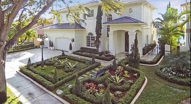 Front of the house 