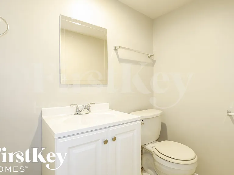 14347 Woodlawn Ave — Photo 11