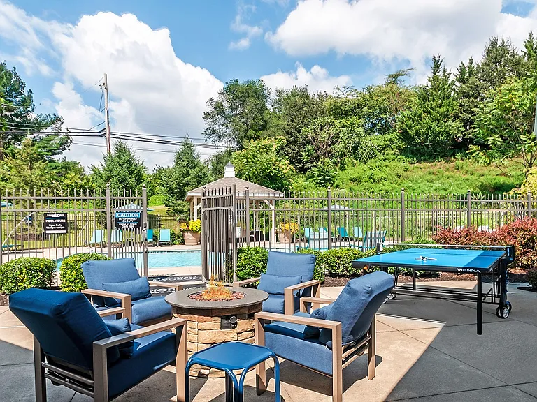 Emerald Pointe Townhomes — Photo 20