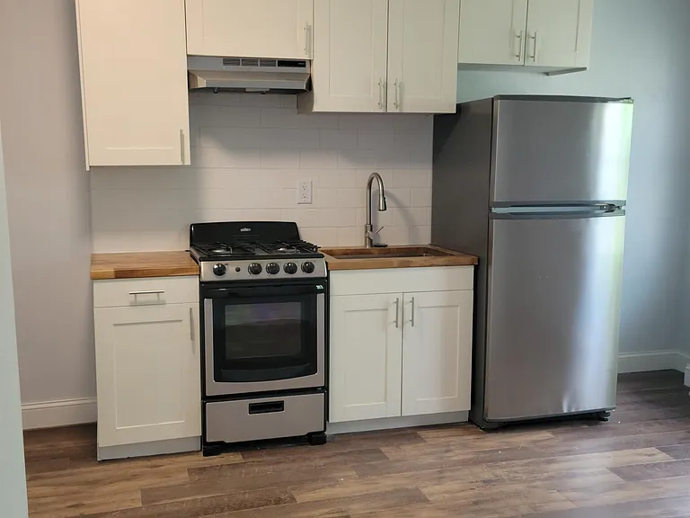 205 Oskaloosa St #203 — Photo 2