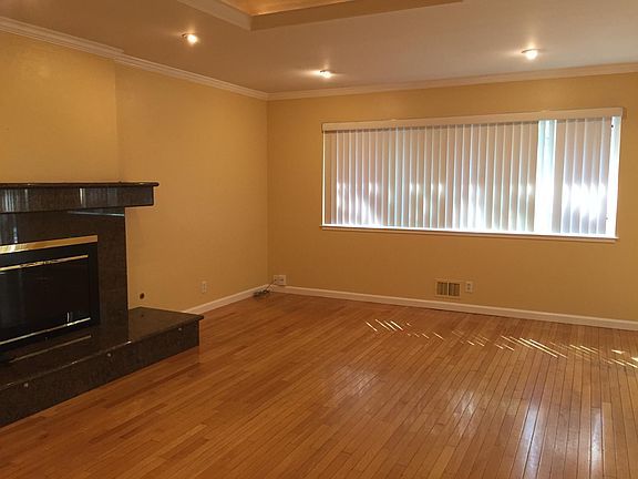4th image of 3993 Starview Dr APT 1