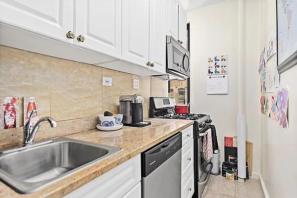 Rented by Citi Habitats | media 12