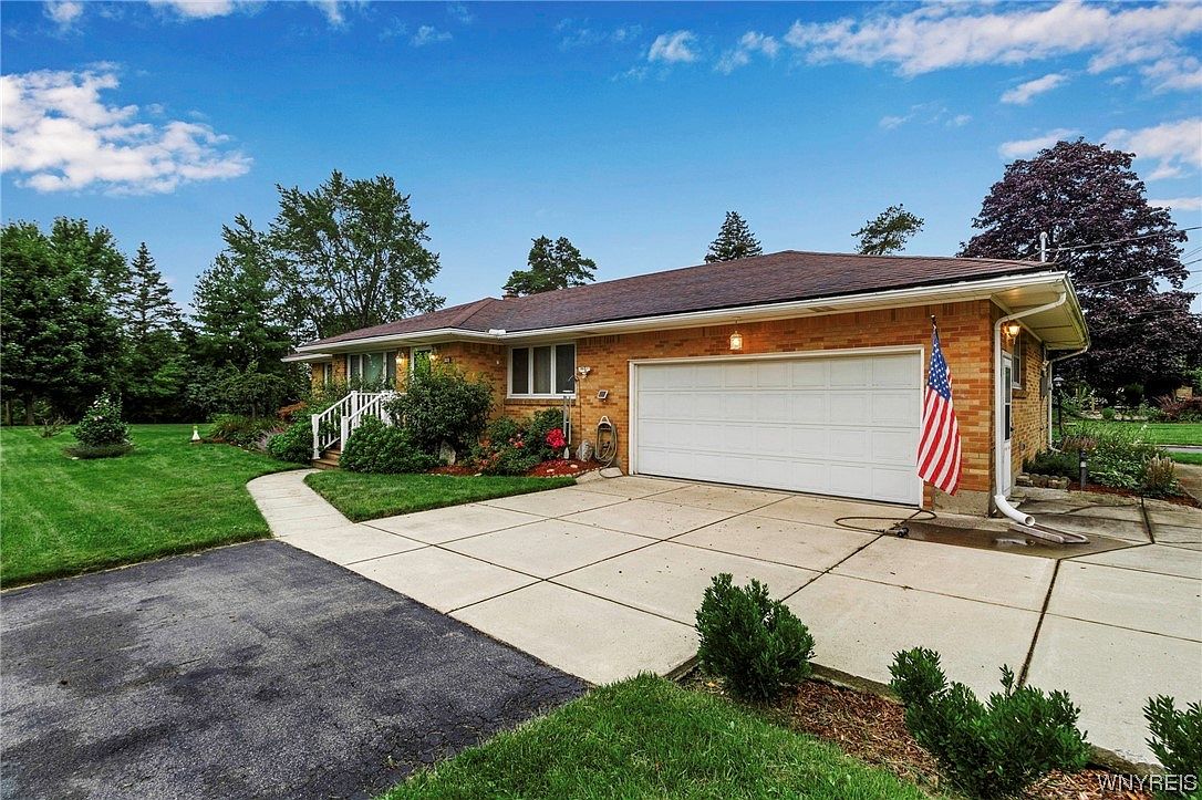 5241 Genesee St, Bowmansville, NY 14026 Zillow