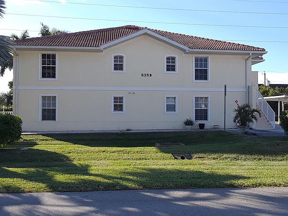 4th image of 838 SW 47th Ter APT B201