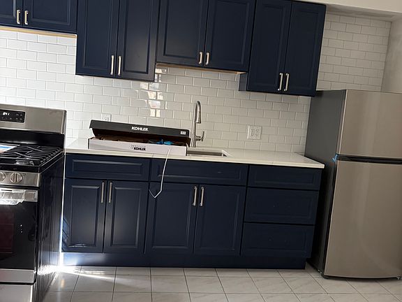 4th image of 366 Anderson Ave APT 4