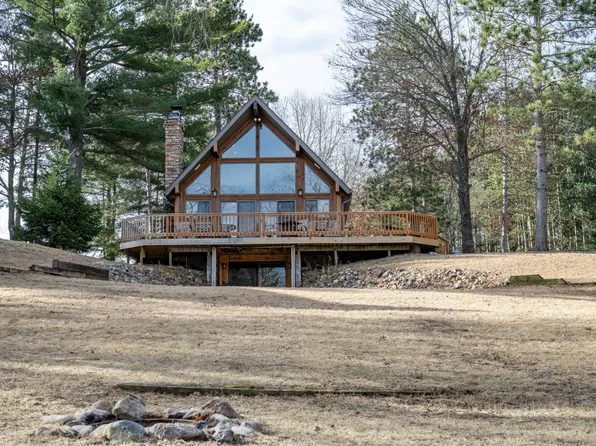 1068 E Queens Way, Nekoosa, WI 54457
