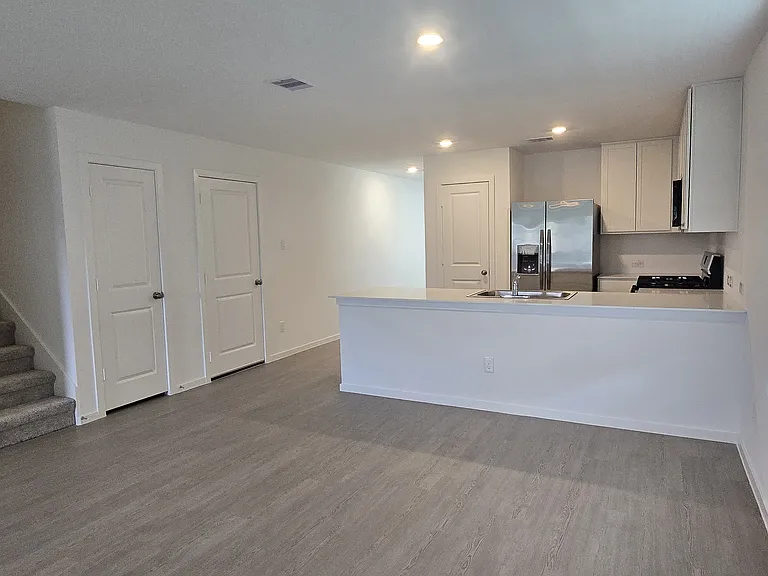 25597 Rose Creek Dr — Photo 4