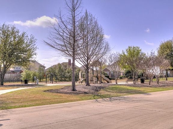 3rd image of 7404 Summer Glen Dr