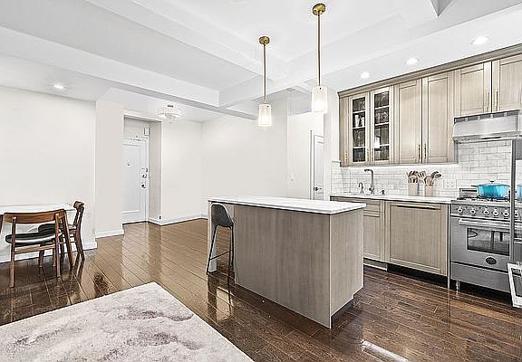 2nd image of 211 E 35th St #4DD