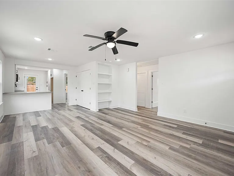 3405 Mount Pleasant St — Photo 4