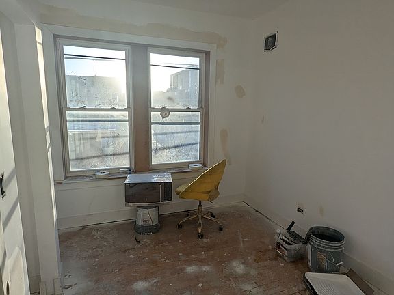 5th image of 1945 W Augusta Blvd #3W