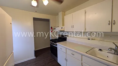 730 W Park St Photo 1