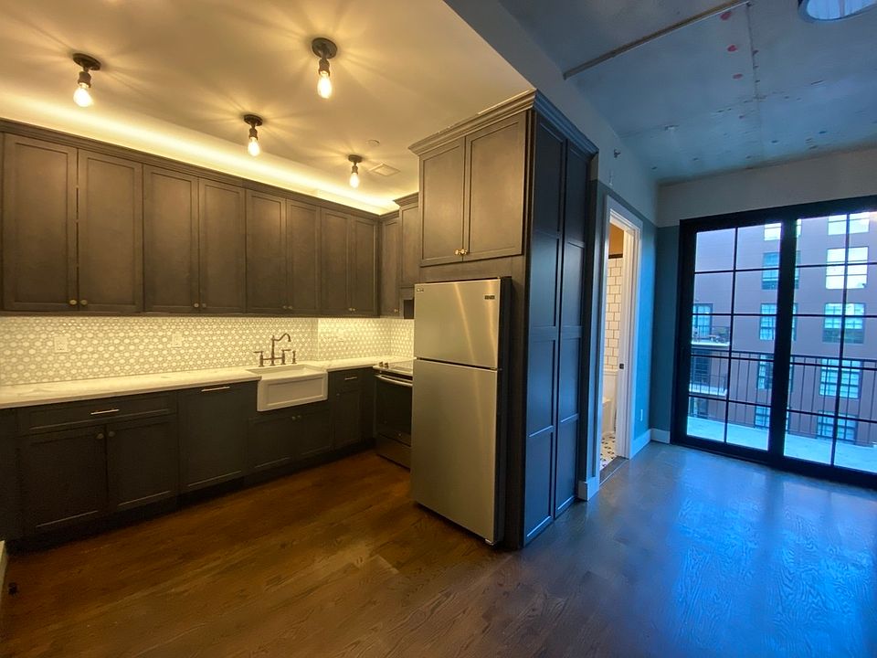 1st image of 61 Metropolitan Ave #5011