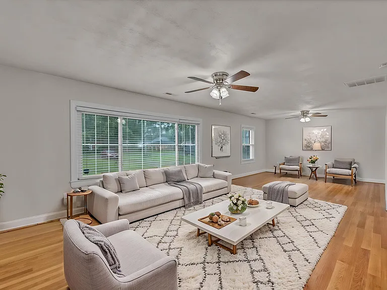 525 Dove Dr — Photo 3