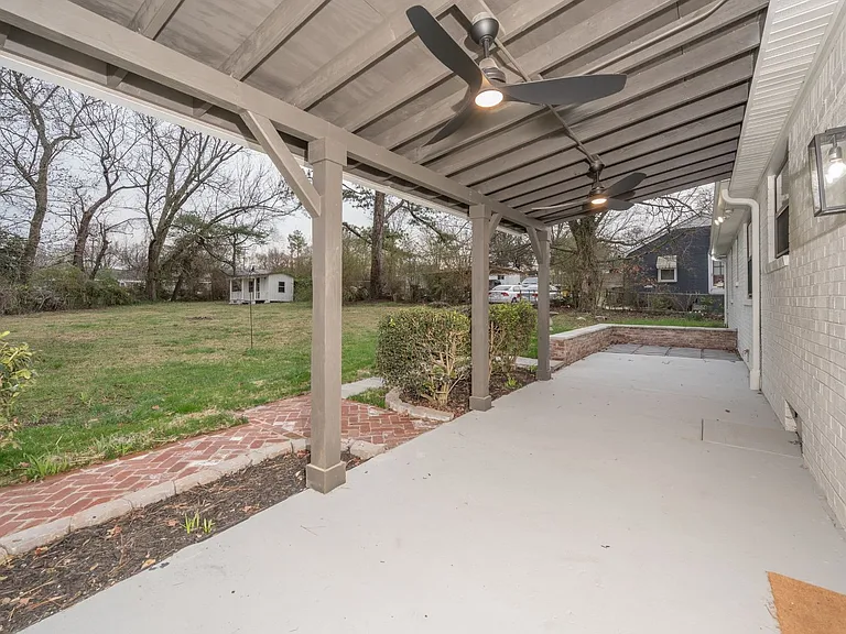 504 Bismark Dr — Photo 29