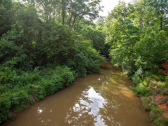 3rd image of 621 Burns Mill Rd