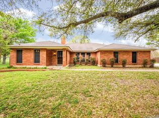 3122 Triple Mdws, China Grove, TX 78263
