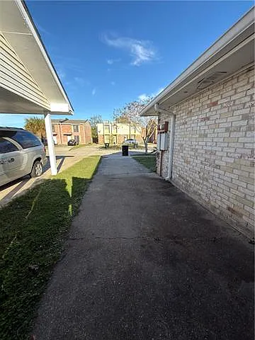 7042 Yorktown Dr — Photo 15