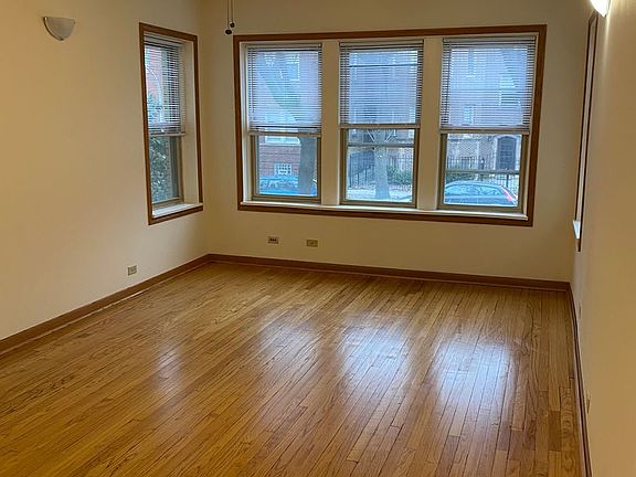 2nd image of 4305 N Francisco Ave #1J