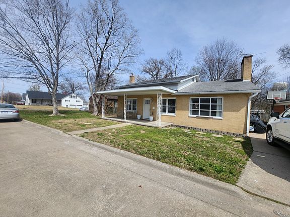 2nd image of 710 N Maple St