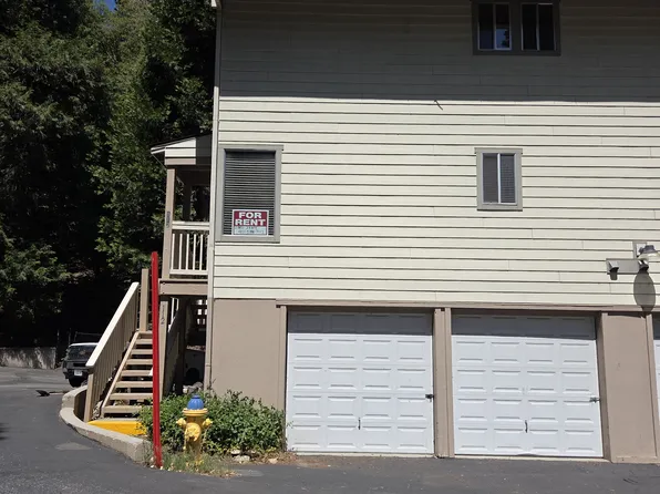 112 Rockledge Ln, Lake Arrowhead, CA 92352