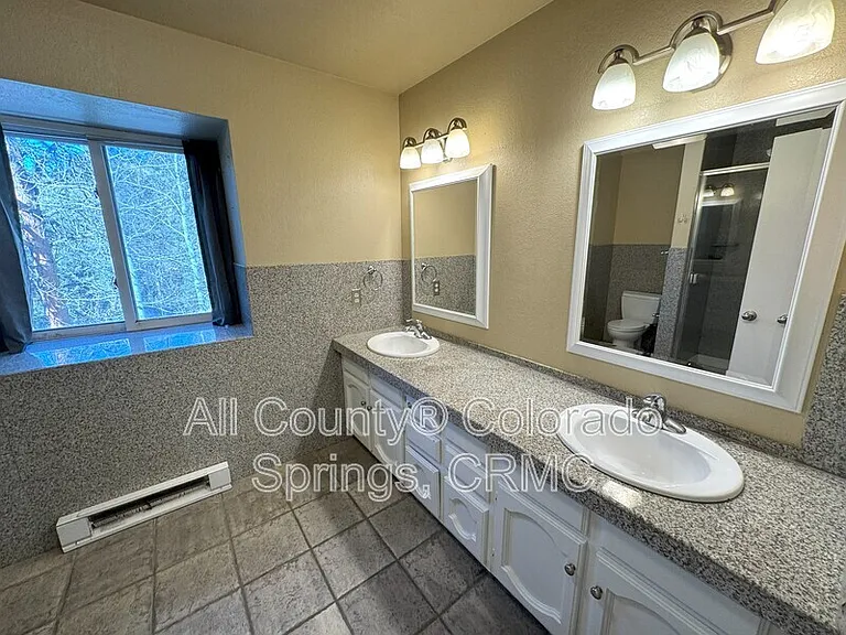 931 Kings Crown Rd — Photo 16