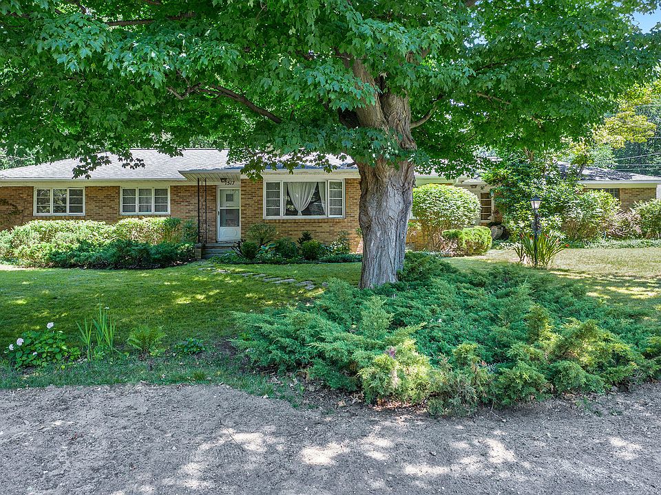 1st image of 1517 Carleton St