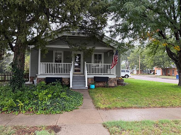 2nd image of 704 Center Ave
