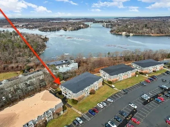145 Essex Ave APT 317, Gloucester, MA 01930